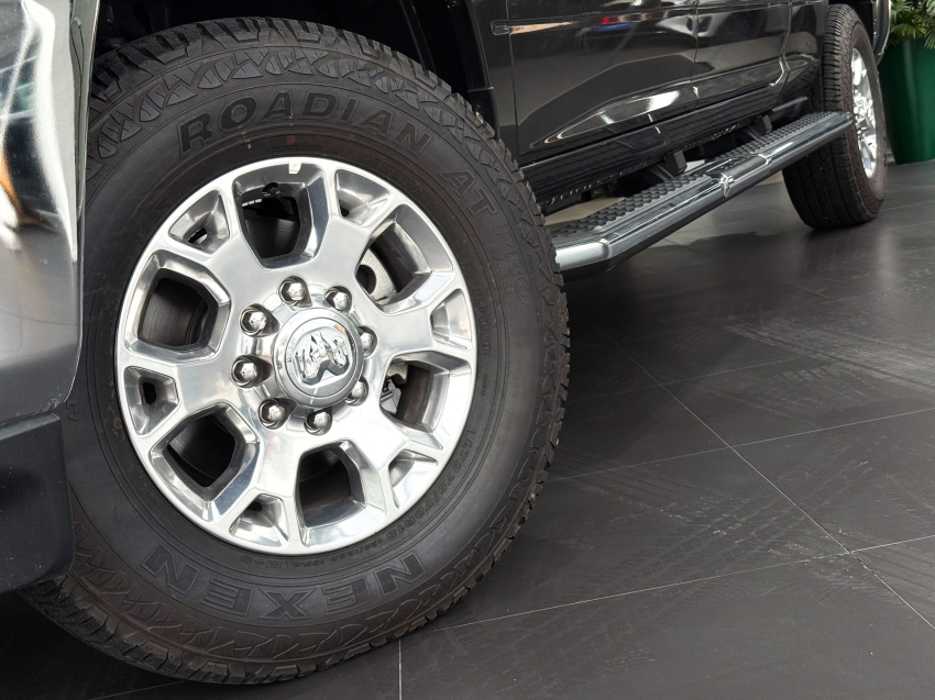 Carro Ram 2500