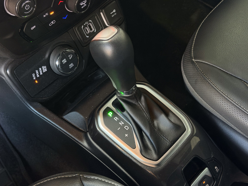 JEEP RENEGADE 1.3 T270 TURBO FLEX S 4X4 AT9 21