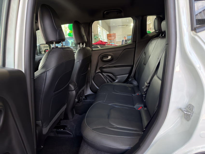 JEEP RENEGADE 1.3 T270 TURBO FLEX S 4X4 AT9 26