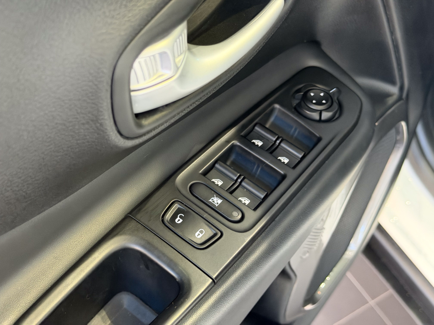 JEEP RENEGADE 1.3 T270 TURBO FLEX S 4X4 AT9 23