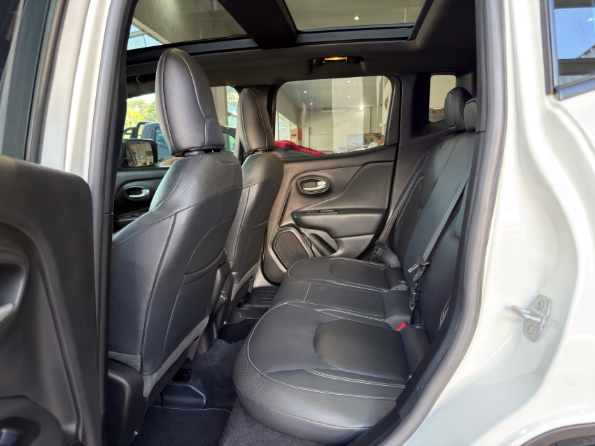 JEEP RENEGADE 1.3 T270 TURBO FLEX S 4X4 AT9 26