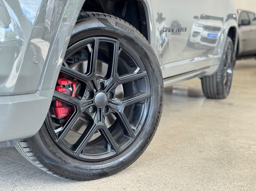 JEEP COMMANDER 2.0 HURRICANE 4 TURBO GASOLINA BLACKHAWK AT9 2