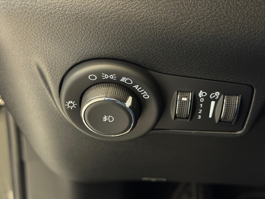 JEEP COMMANDER 2.0 HURRICANE 4 TURBO GASOLINA BLACKHAWK AT9 21