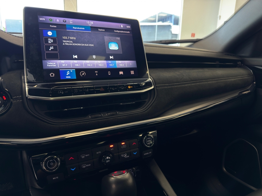JEEP COMMANDER 2.0 HURRICANE 4 TURBO GASOLINA BLACKHAWK AT9 22