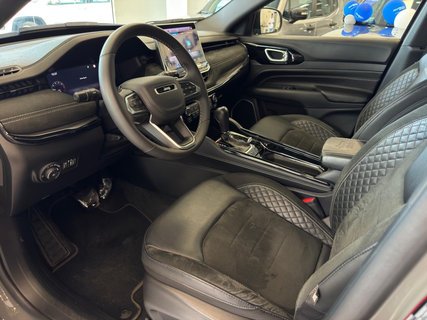 JEEP COMMANDER 2.0 HURRICANE 4 TURBO GASOLINA BLACKHAWK AT9 18