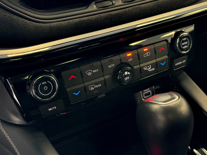 JEEP COMMANDER 2.0 HURRICANE 4 TURBO GASOLINA BLACKHAWK AT9 25