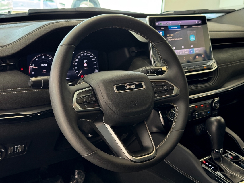 JEEP COMMANDER 2.0 HURRICANE 4 TURBO GASOLINA BLACKHAWK AT9 19