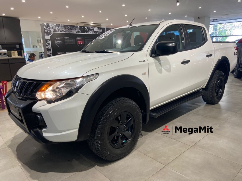 mitsubishi l200 triton outdoor gls 2.4 diesel 4p automatico 2022 mitsubishi l200 triton outdoor gls 2.4 diesel 4p automatico 2022