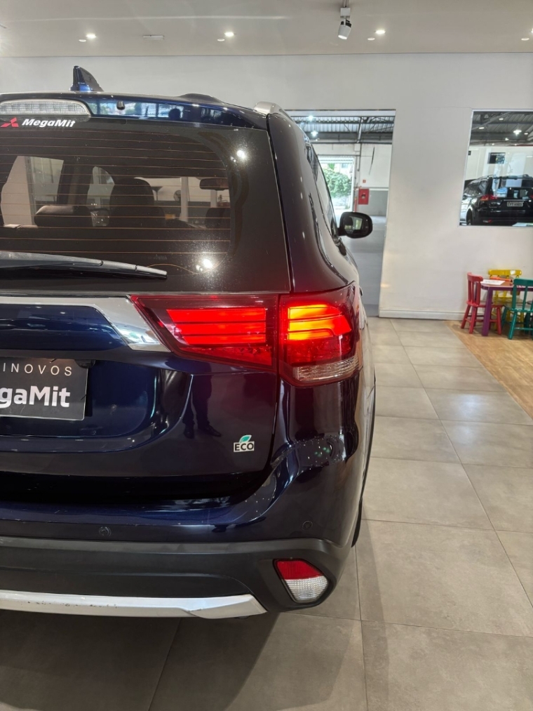 mitsubishi outlander 2.0 comfort 16v gasolina 4p automatico 2018