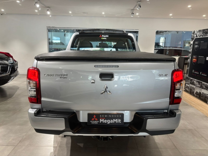 mitsubishi l200 triton 2.4 16v turbo diesel sport gls cd 4p 4x4 automatico 2024