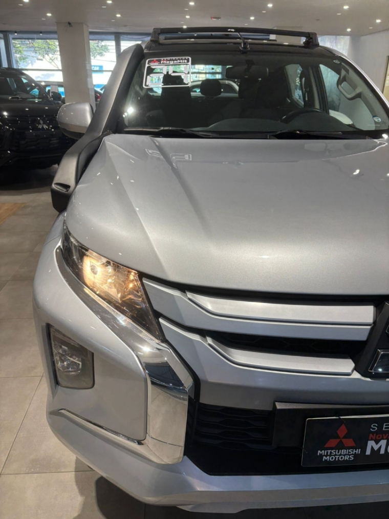 mitsubishi l200 triton 2.4 16v turbo diesel sport gls cd 4p 4x4 automatico 2024