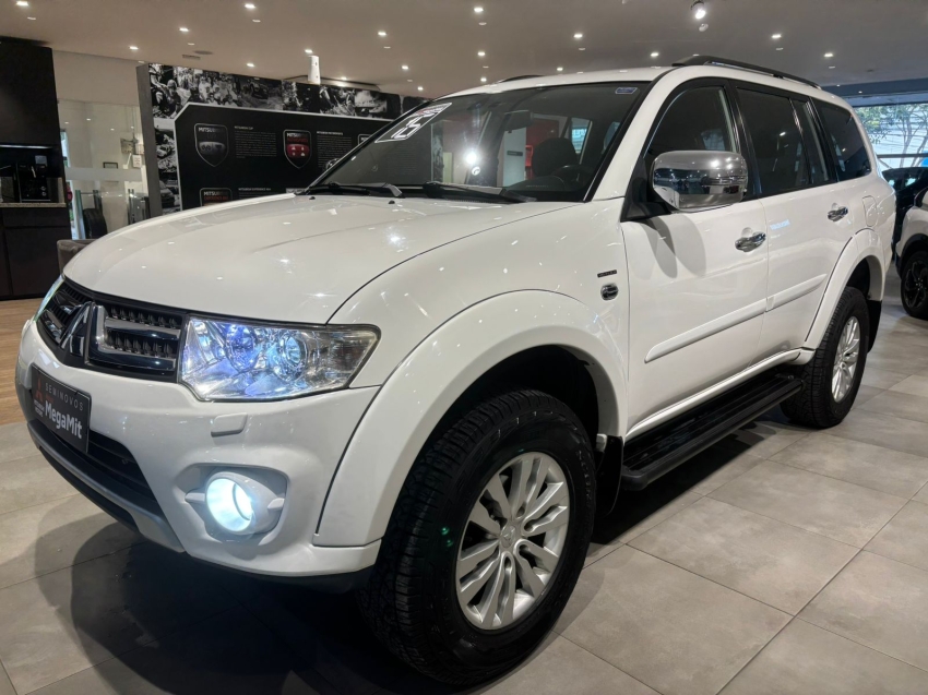 mitsubishi pajero 3.5 hpe 4x4 7 lugares v6 24v flex 4p automatico 2016 mitsubishi pajero 3.5 hpe 4x4 7 lugares v6 24v flex 4p automatico 2016