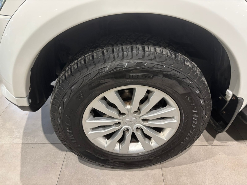 mitsubishi pajero 3.5 hpe 4x4 7 lugares v6 24v flex 4p automatico 2016