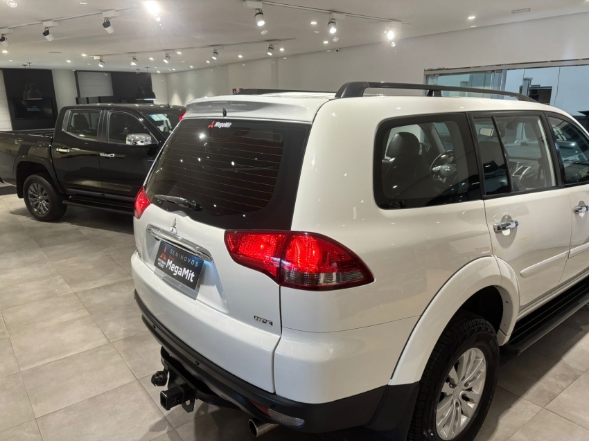 mitsubishi pajero 3.5 hpe 4x4 7 lugares v6 24v flex 4p automatico 2016