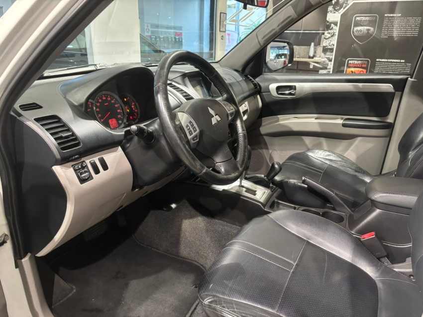 mitsubishi pajero 3.5 hpe 4x4 7 lugares v6 24v flex 4p automatico 2016