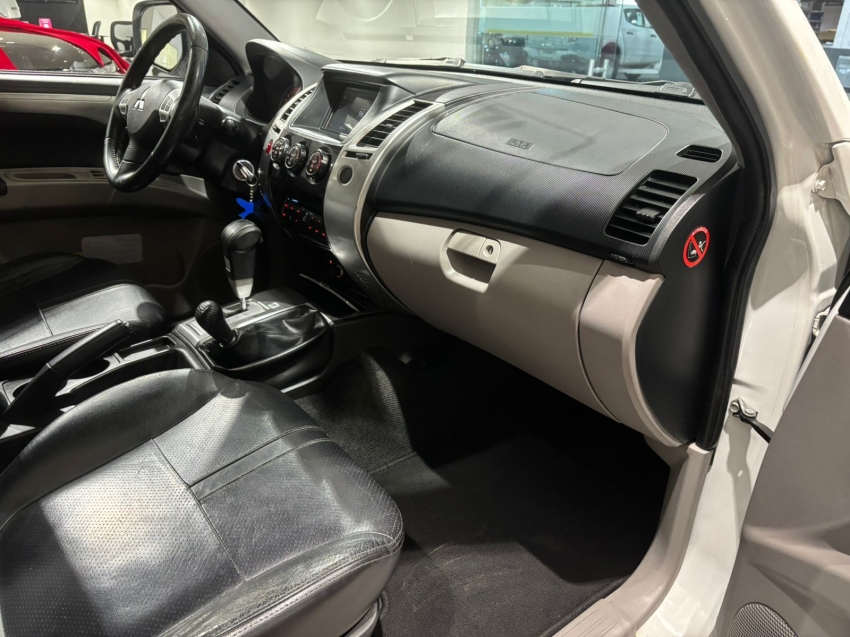 mitsubishi pajero 3.5 hpe 4x4 7 lugares v6 24v flex 4p automatico 2016