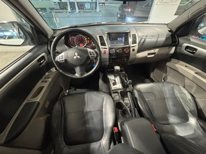 mitsubishi pajero 3.5 hpe 4x4 7 lugares v6 24v flex 4p automatico 2016