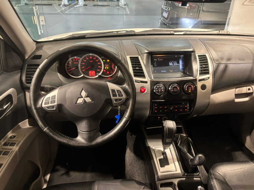 mitsubishi pajero 3.5 hpe 4x4 7 lugares v6 24v flex 4p automatico 2016
