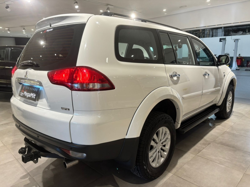 mitsubishi pajero 3.5 hpe 4x4 7 lugares v6 24v flex 4p automatico 2016