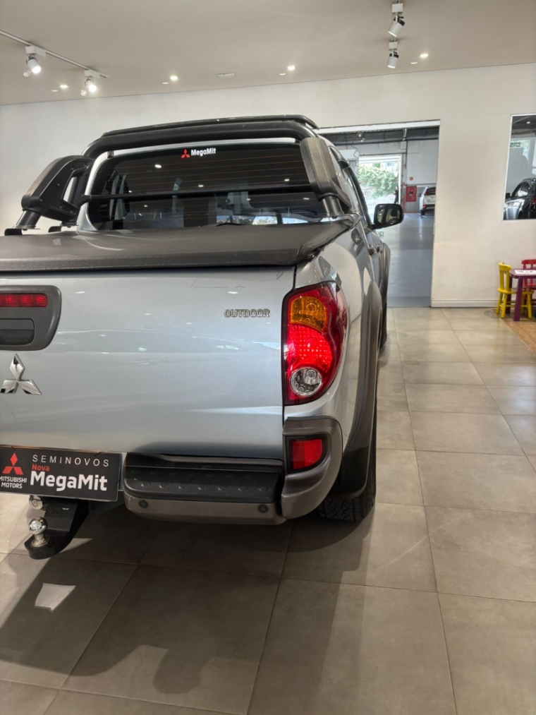 mitsubishi l200 triton 3.2 hpe 4x4 cd 16v turbo intercooler diesel 4p automatico 2017