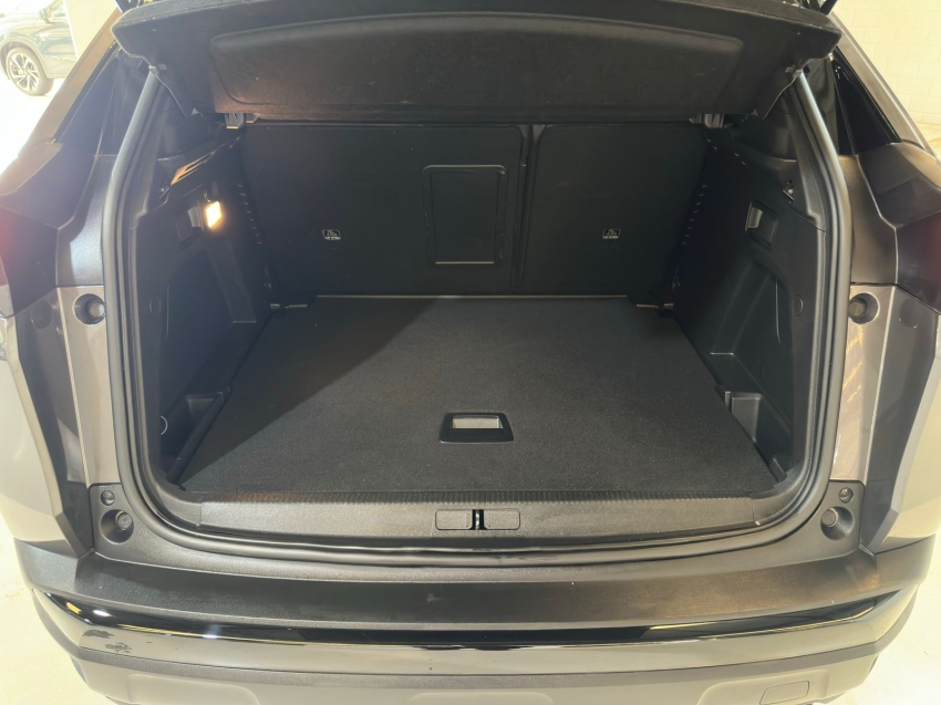 3008 gt pack 1.6 thp at top