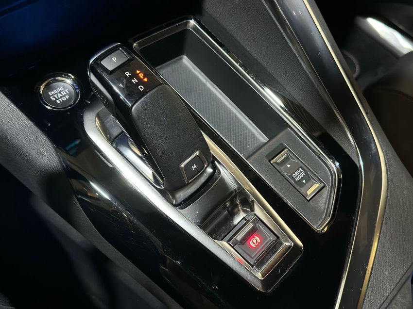 3008 gt pack 1.6 thp at top