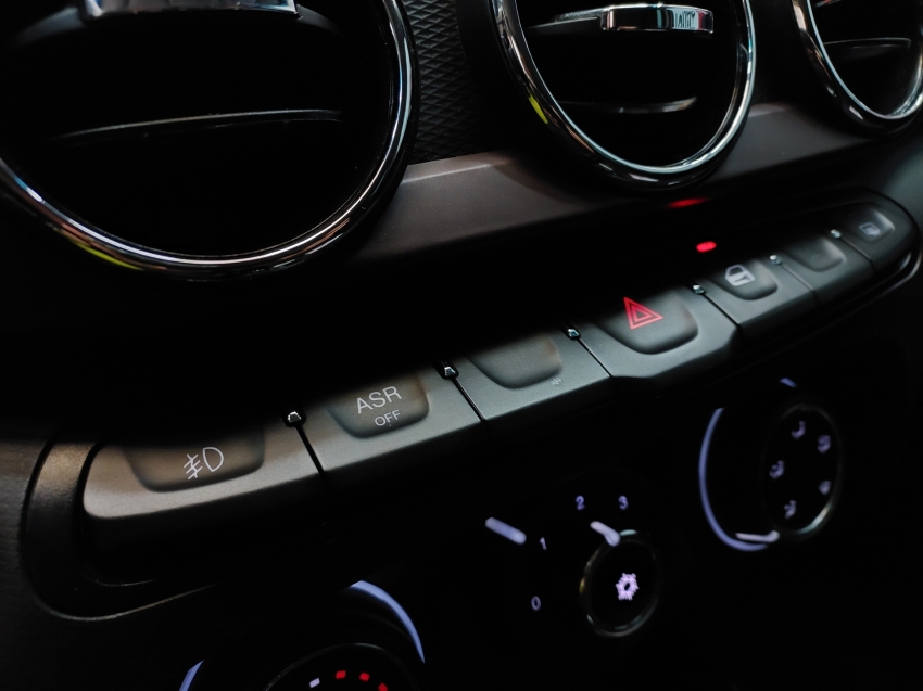 fiat cronos precision 1.8 at6 flex 4p automatico 2020 fiat cronos precision 1.8 at6 flex 4p automatico 2020