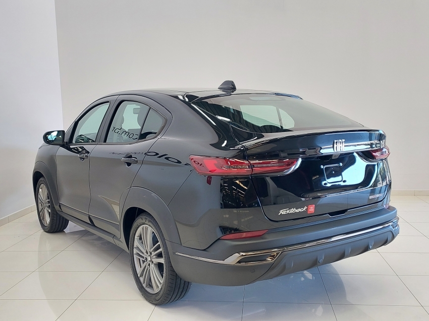 fiat fastback 1.0 turbo 200 flex cvt 4p automatico 2025 fiat fastback 1.0 turbo 200 flex cvt 4p automatico 2025