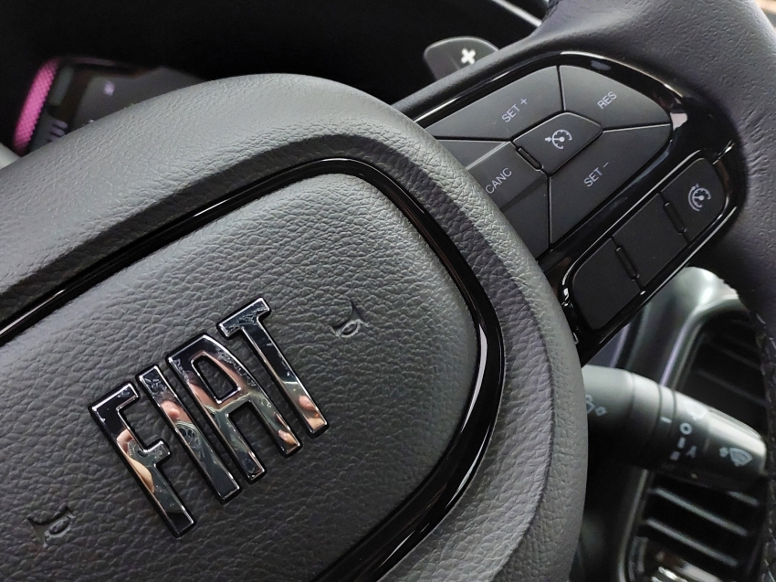 fiat toro ultra 2.0 at9 turbodiesel 4x4 2023 diesel 4p automatico fiat toro ultra 2.0 at9 turbodiesel 4x4 2023 diesel 4p automatico