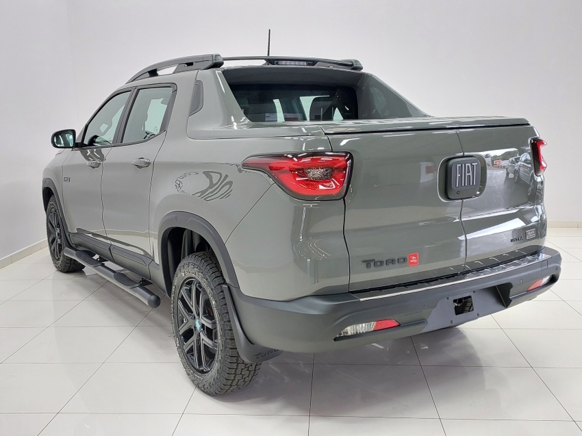 fiat toro ultra 2.0 at9 turbodiesel 4x4 2023 diesel 4p automatico fiat toro ultra 2.0 at9 turbodiesel 4x4 2023 diesel 4p automatico