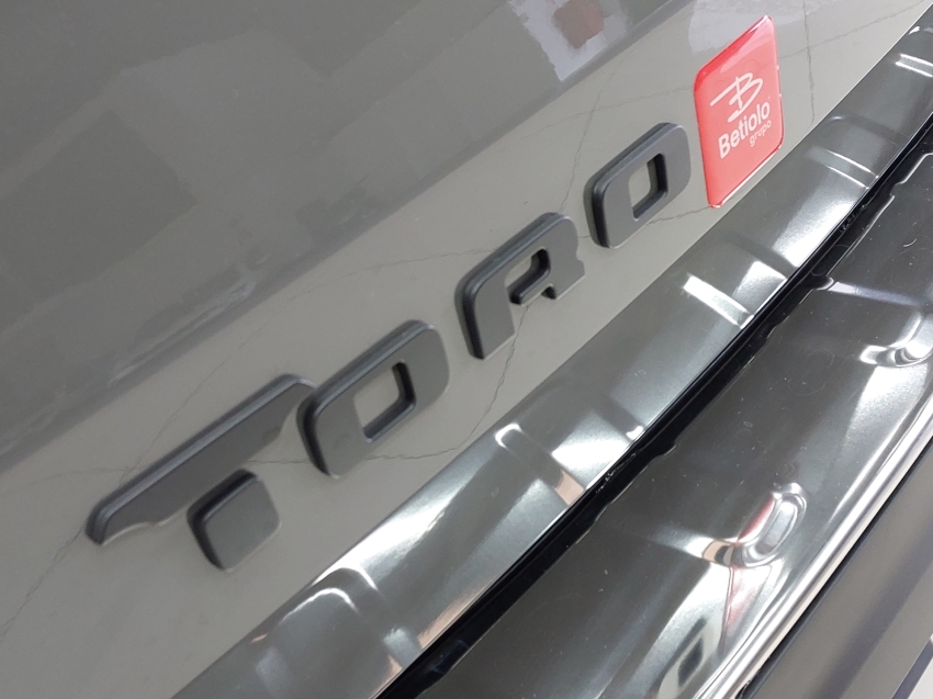 fiat toro ultra 2.0 at9 turbodiesel 4x4 2023 diesel 4p automatico fiat toro ultra 2.0 at9 turbodiesel 4x4 2023 diesel 4p automatico