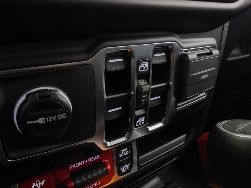 jeep gladiator rubicon 3.6 v6 4x4 2023 2.0 gasolina 4p automatico jeep gladiator rubicon 3.6 v6 4x4 2023 2.0 gasolina 4p automatico