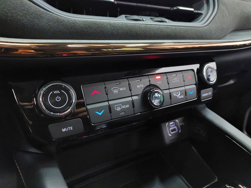 jeep commander limited 1.3 t270 2023 flex 4p automatico jeep commander limited 1.3 t270 2023 flex 4p automatico