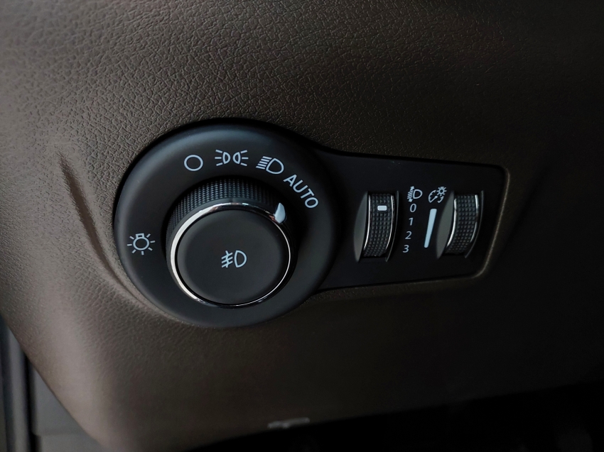 jeep commander overland t270 1.3 2023 flex 4p automatico jeep commander overland t270 1.3 2023 flex 4p automatico