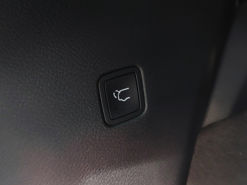 jeep commander overland t270 1.3 2023 flex 4p automatico jeep commander overland t270 1.3 2023 flex 4p automatico
