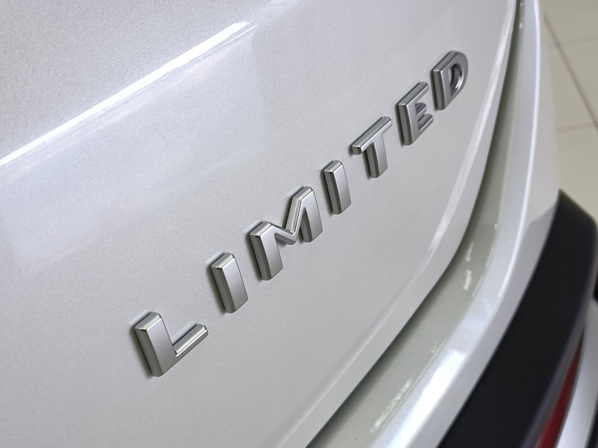 jeep commander limited t270 turbo flex 2023 1.3 4p automatico jeep commander limited t270 turbo flex 2023 1.3 4p automatico