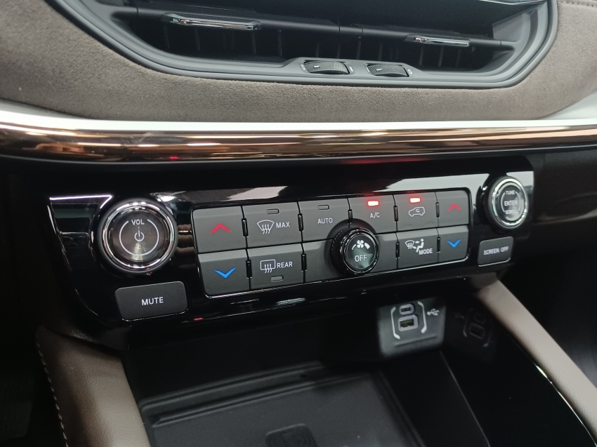jeep commander overland td380 4x4 2023 2.0 diesel 4p automatico jeep commander overland td380 4x4 2023 2.0 diesel 4p automatico