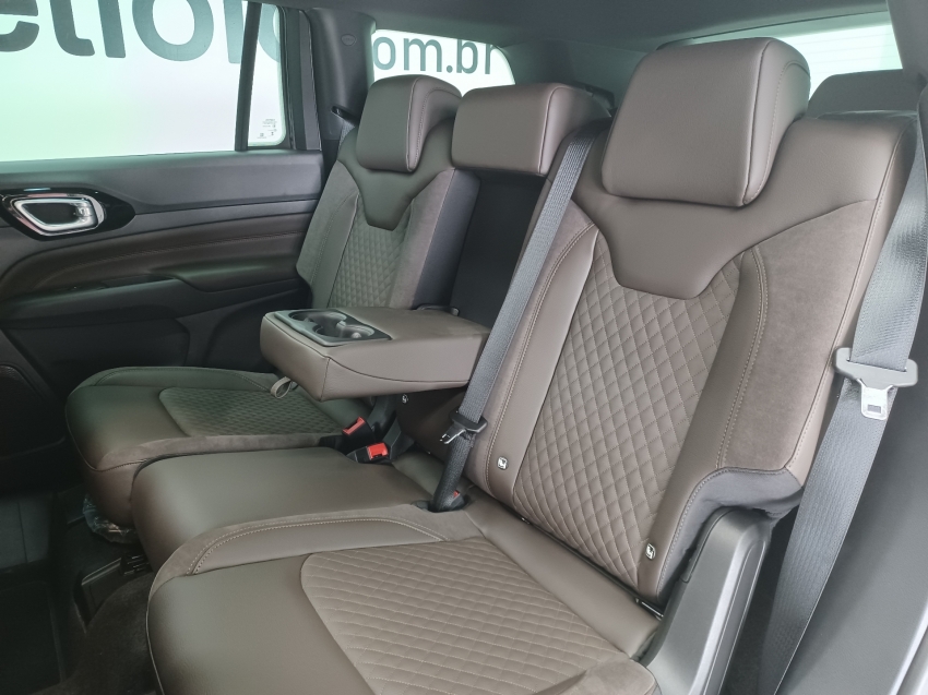 jeep commander overland td380 4x4 2023 2.0 diesel 4p automatico jeep commander overland td380 4x4 2023 2.0 diesel 4p automatico
