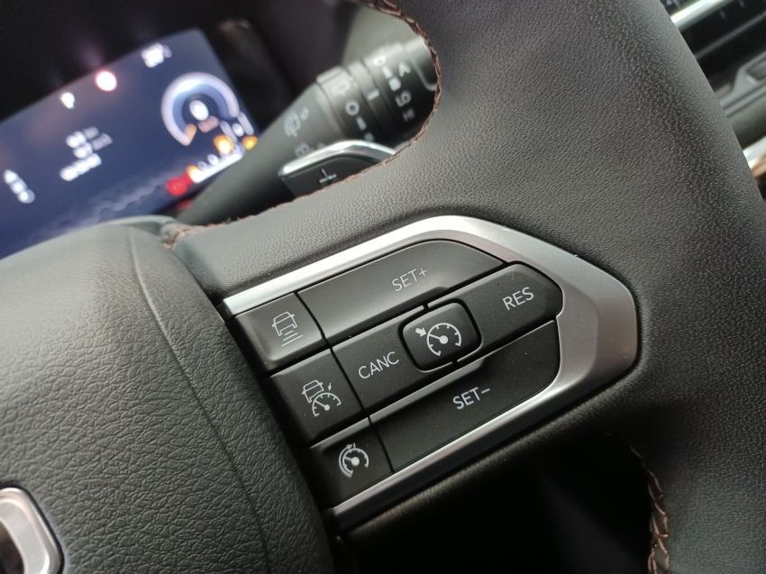 jeep commander limited t270 turbo flex 2023 1.3 4p automatico jeep commander limited t270 turbo flex 2023 1.3 4p automatico