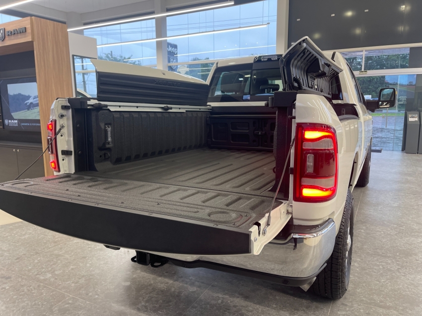 ram 2500 laramie 6.7 turbodiesel 2023 diesel 4p automatico ram 2500 laramie 6.7 turbodiesel 2023 diesel 4p automatico