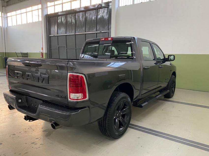 ram 1500 classic laramie night edition 5.7 cd 2022 gasolina 4p automatico 2023 ram 1500 classic laramie night edition 5.7 cd 2022 gasolina 4p automatico 2023