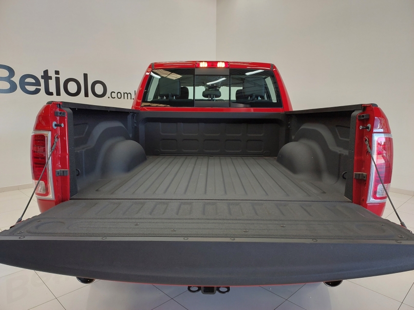 ram classic laramie night edition 5.7 4x4 cd 2022 gasolina 4p automatico 2023 ram classic laramie night edition 5.7 4x4 cd 2022 gasolina 4p automatico 2023