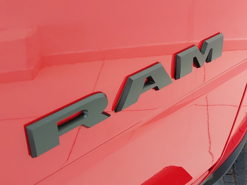 ram classic laramie night edition 5.7 4x4 cd 2022 gasolina 4p automatico 2023 ram classic laramie night edition 5.7 4x4 cd 2022 gasolina 4p automatico 2023