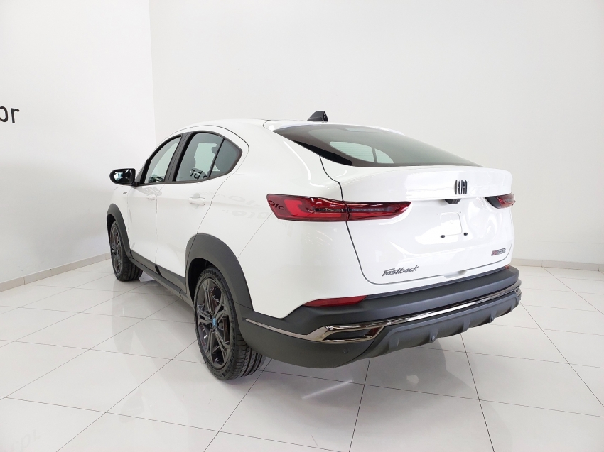 fiat fastback limited edition turbo 270 power by abarth flex 2023 1.3 4p automatico fiat fastback limited edition turbo 270 power by abarth flex 2023 1.3 4p automatico