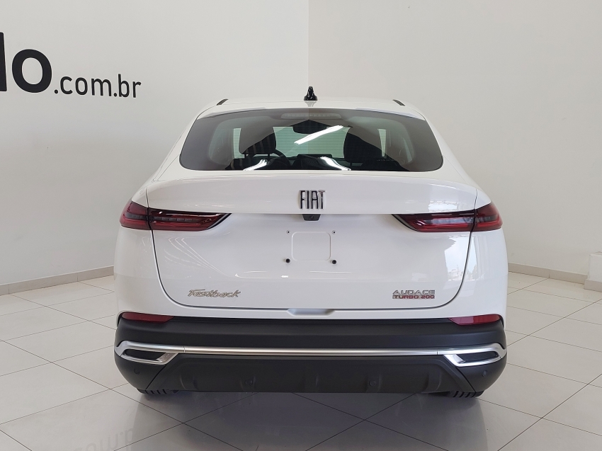fiat fastback audace turbo 200 2023 1.0 flex 4p automatico 2024 fiat fastback audace turbo 200 2023 1.0 flex 4p automatico 2024