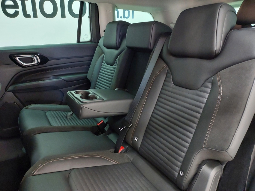 jeep commander 1.3 t270 turbo flex limited at6 4p automatico 2025 jeep commander 1.3 t270 turbo flex limited at6 4p automatico 2025