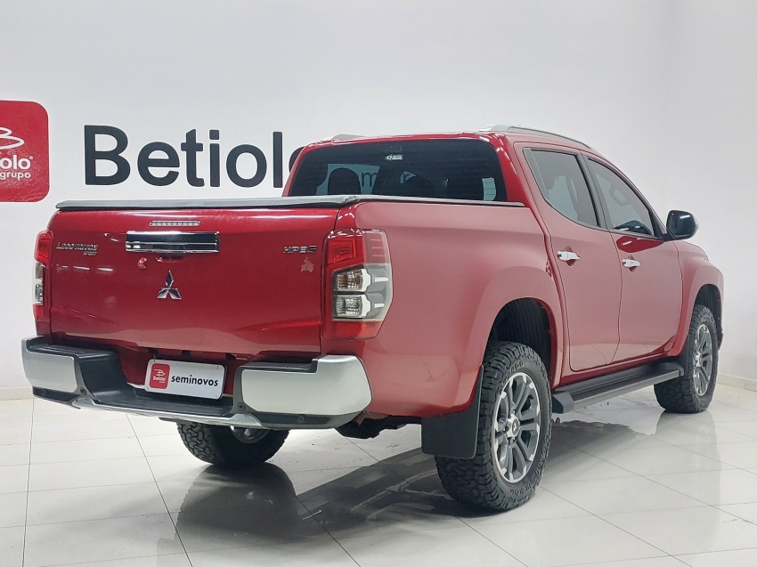 mitsubishi l200 triton 2.4 16v turbo diesel sport hpe-s cd 4p 4x4 automatico 2022