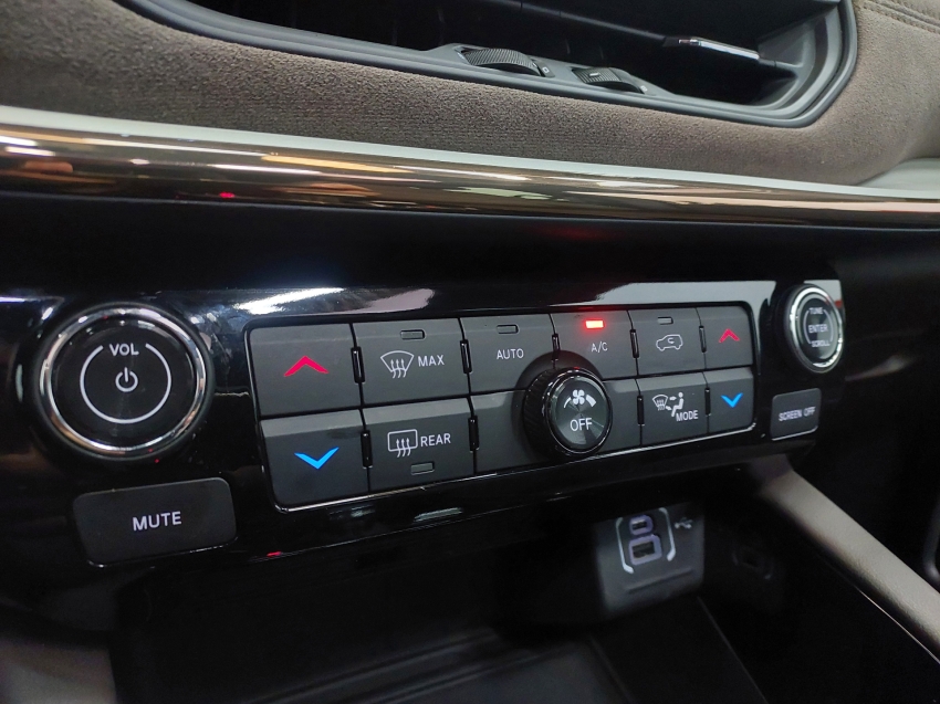 jeep commander 2.0 td380 turbo diesel overland at9 4p automatico 2024