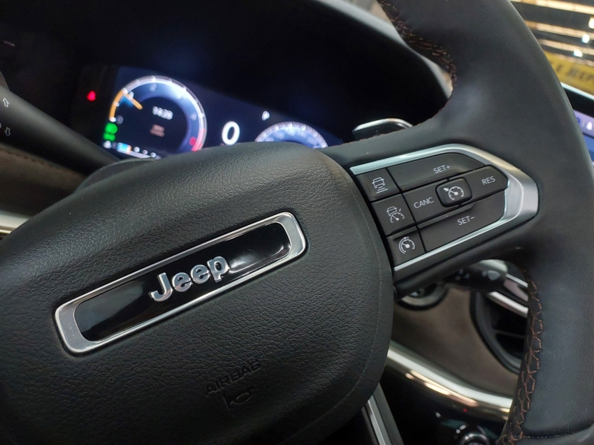 jeep commander 2.0 td380 turbo diesel overland at9 4p automatico 2024