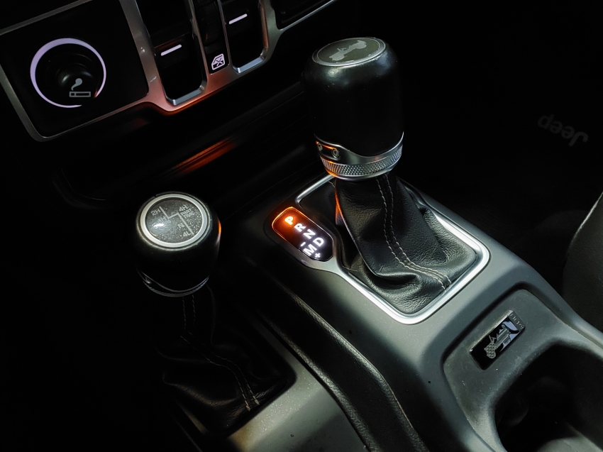 jeep wrangler 2.0 turbo gasolina unlimited overland 4p 4x4 at8 automatico 2021